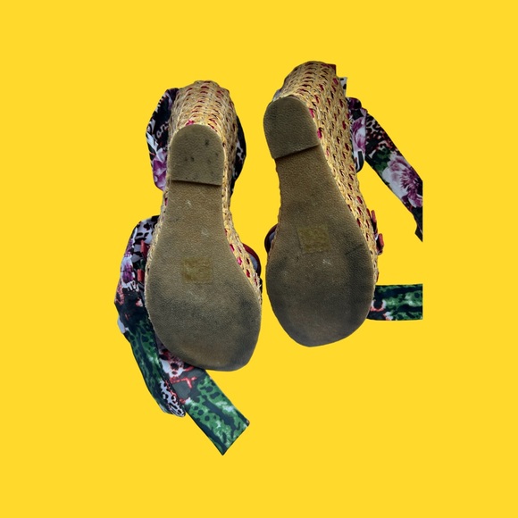 Call It Spring Floral & Animal Print Wedges: Size 7 - Picture 4 of 5